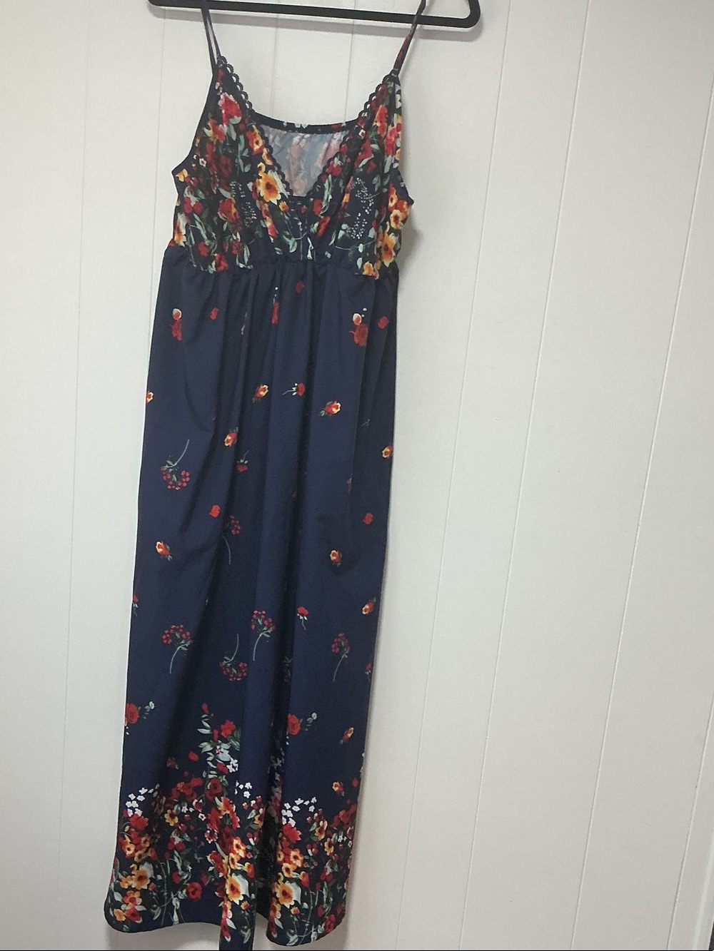 SHEIN Navy Floral Lace-Trim Spaghetti Strap Camisole - Picture 2 of 3